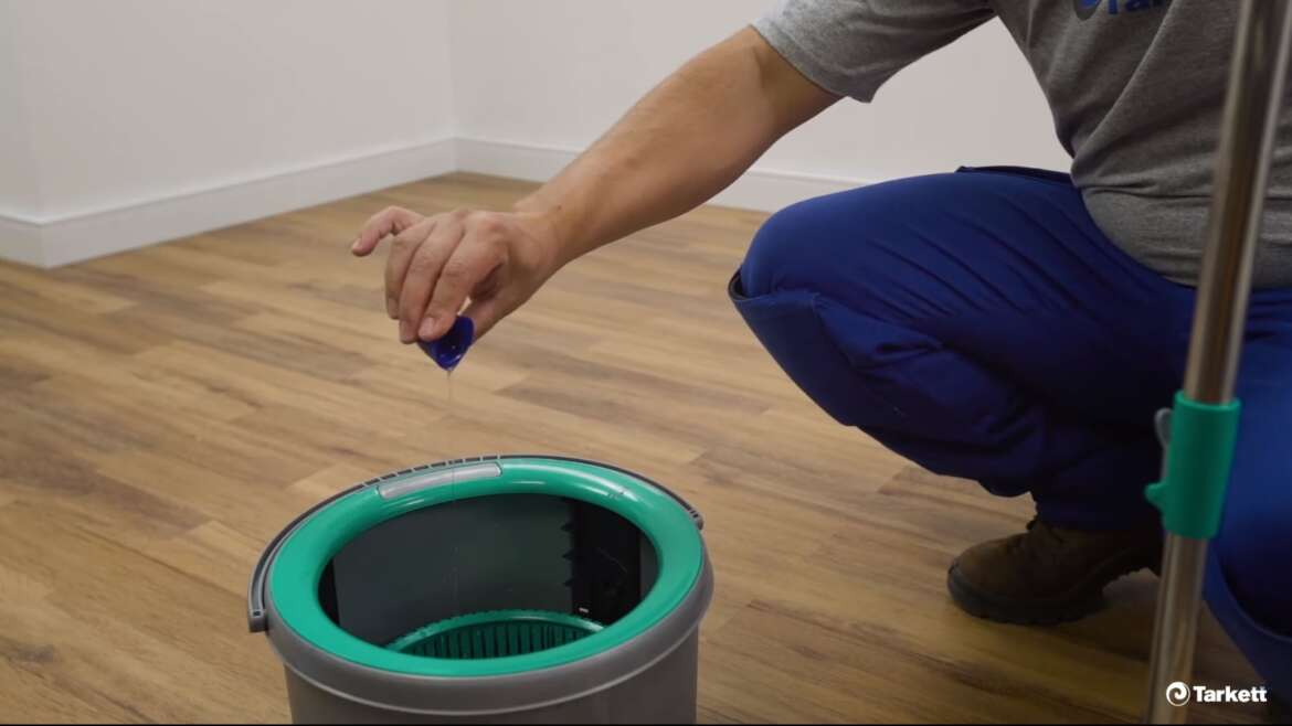 Piso vinílico pode ser molhado? Descubra a verdade