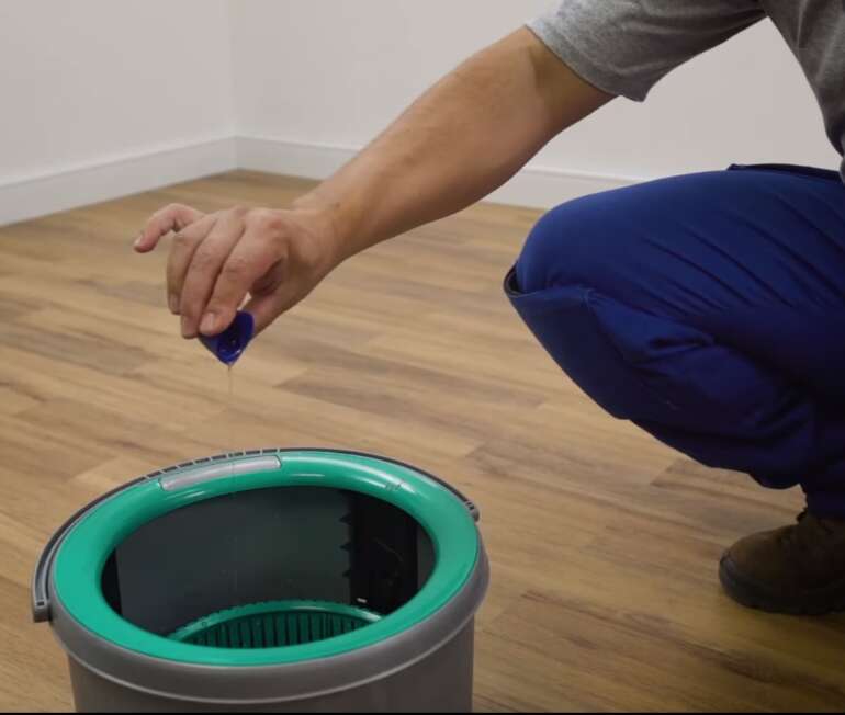 Piso vinílico pode ser molhado? Descubra a verdade