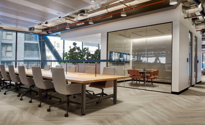 Tarkett amplia possibilidades de design em escritórios com lançamento da iD Square.