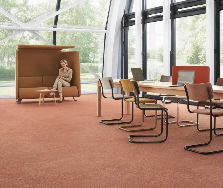 Qualidade do ar começa pelo chão: como o piso pode impactar a saúde e o bem-estar?